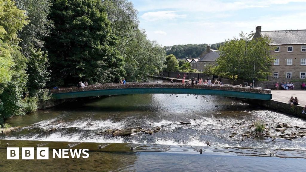 Derbyshire split to create two new councils under LGR plan