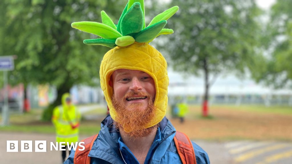 Coldplay fans' excitement builds ahead of Radio 1 Big Weekend set - BBC ...