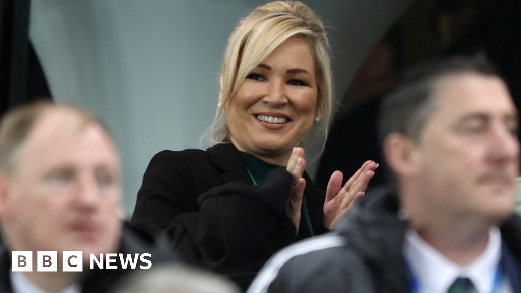 Мишель О’Нил посетила первый матч Северной Ирландии в Виндзорском парке