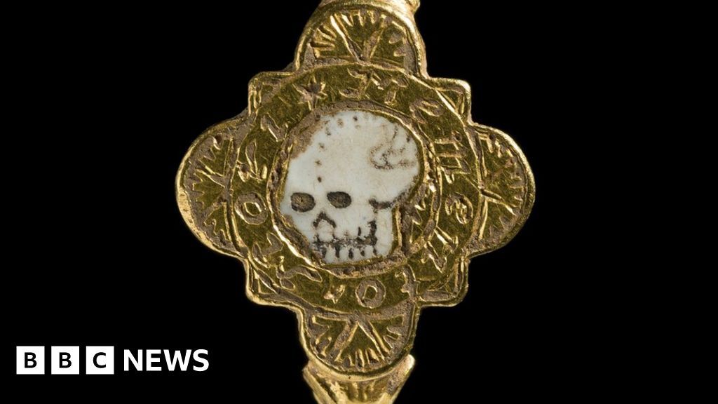 Metal detectorists' Welsh finds declared treasure 