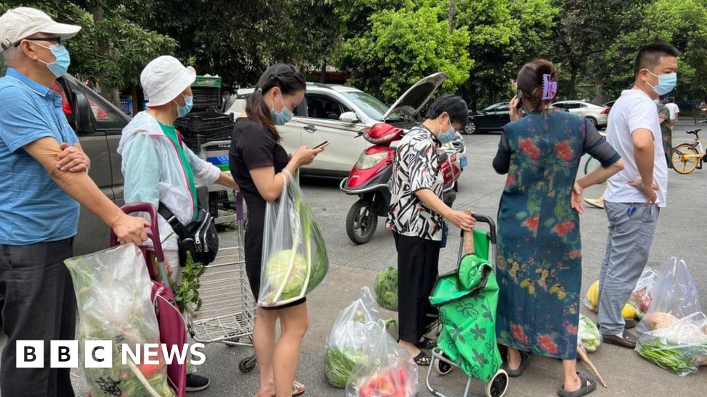 China Covid lockdown leaves residents short of food and essentials