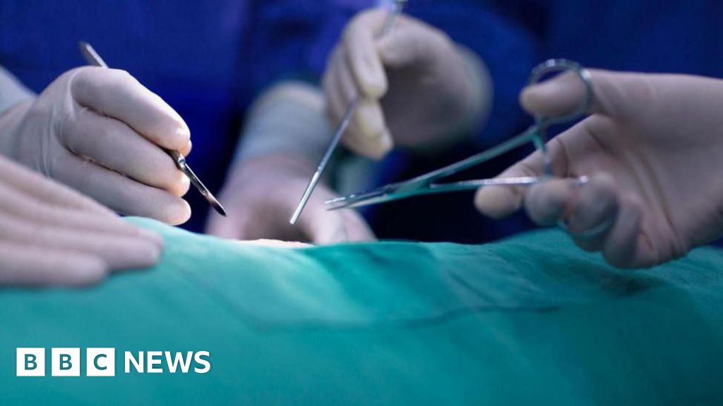Tamworth brain image doctor banned for assault and racism