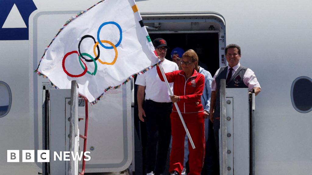 Olympic flag arrives in Los Angeles