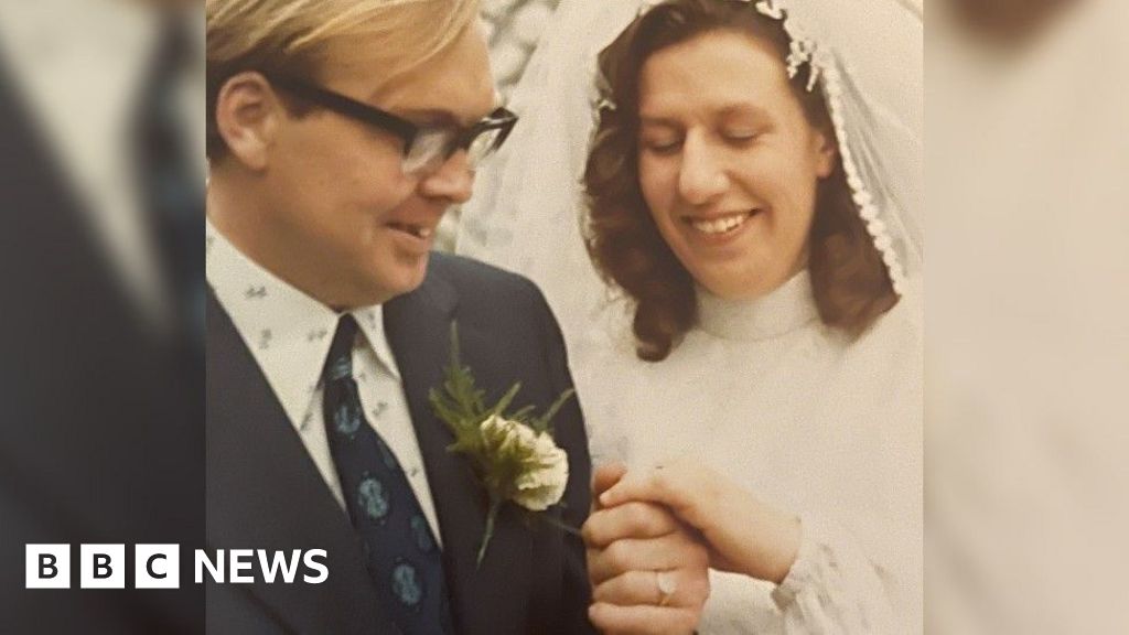 Pacjentowi szpitala w Portsmouth, lat 83, zerwano obrączkę ślubną