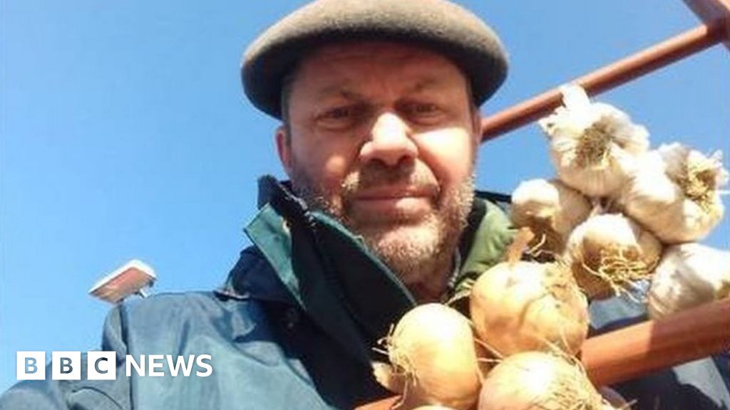 Johnny Onions: Cardiff French onion seller retires