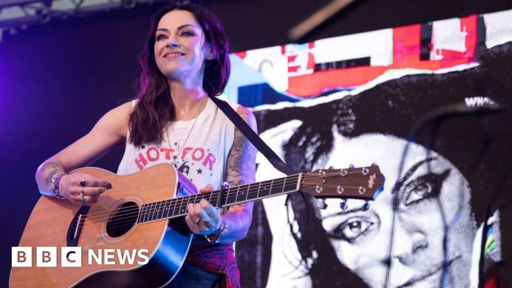 Biffy Clyroのヘッドライニング2日目のTRNSMTスウェルターとフェスティバルの2日目