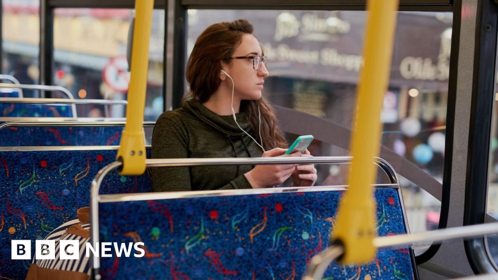 Green Party calls for under-22s to get free bus passes