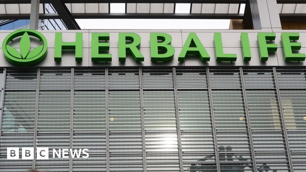 Great North Run drops Herbalife half marathon partner - BBC News Great North Run drops Herbalife half marathon partner