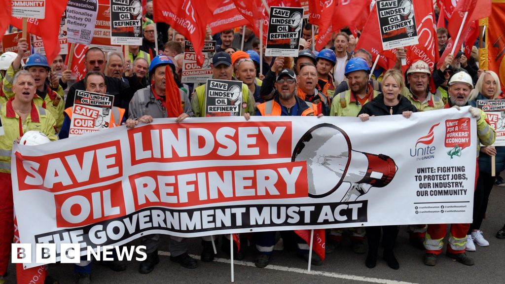 Oil workers accuse ministers of 'sitting on hands'