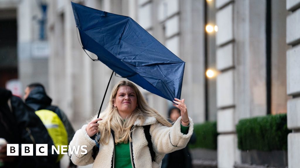 UK weather: Warnings of 80mph gusts as Storm Jocelyn arrives in UK