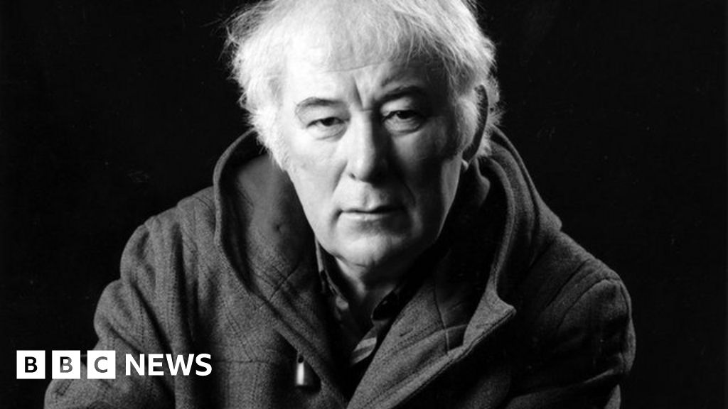 Seamus Heaney: Family donates poet's items to new £4m centre dedicated ...