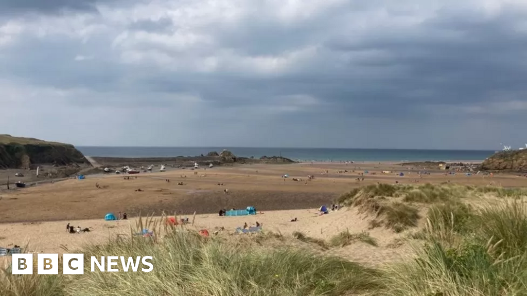 Vandalism forces some Bude public toilets to close early