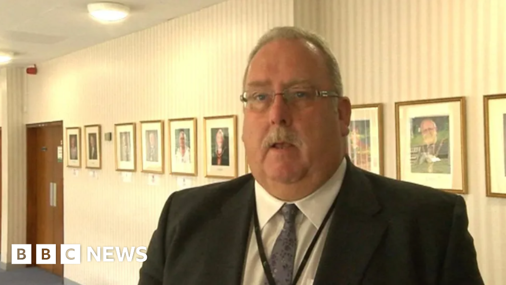 Flintshire Council Leader Ian Roberts Resigns