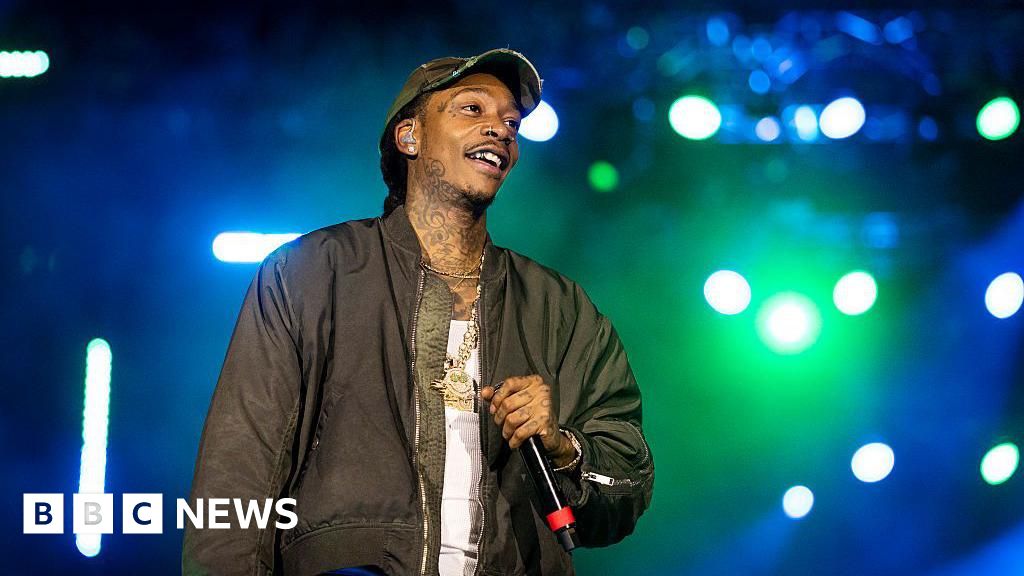 Румънски съд осъди Wiz Khalifa на девет месеца затвор за
