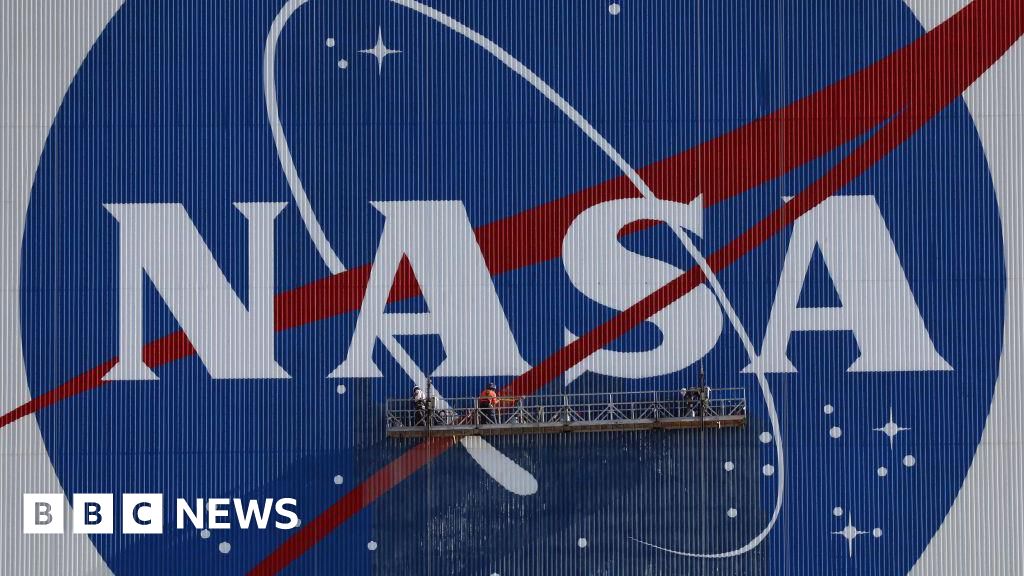 Nasa bans Chinese nationals from working on its space programmes thumbnail