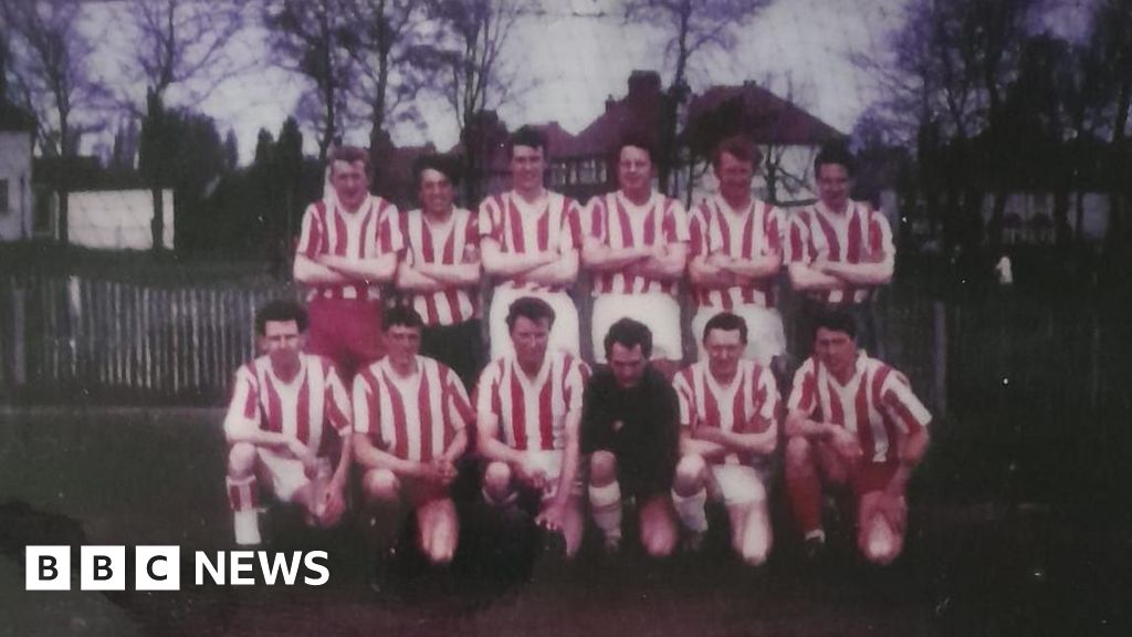 Wolverhampton football team reunite 59 years on from title win – BBC News