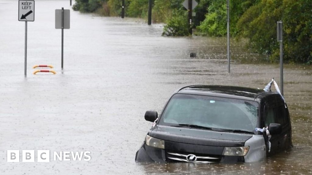 Australia floods: Sydney battered by wild weather and flash flooding