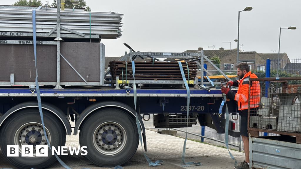 Coggeshall school hit by concrete crisis installs new buildings BBC News