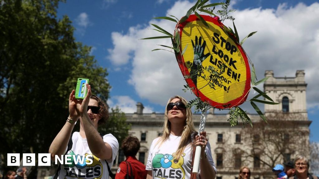 Mothers demand climate action in London march