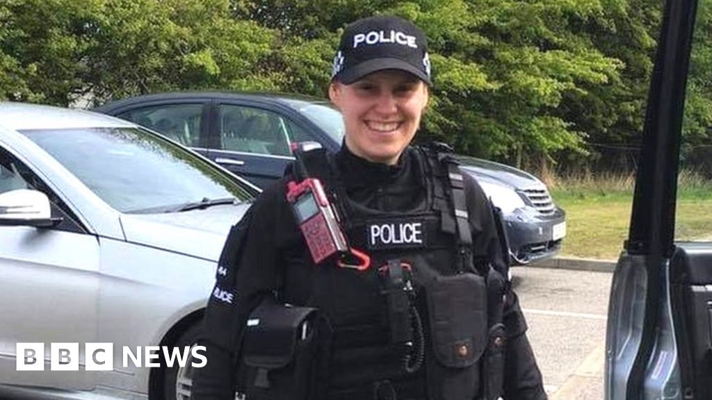 Sacked MoD Police officer wins sexist fitness case – BBC News
