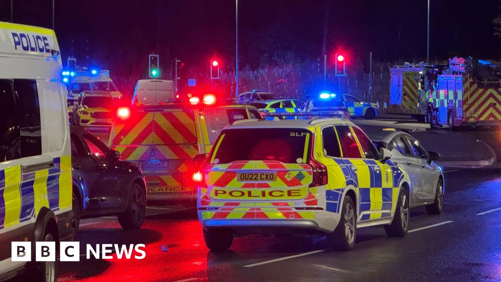 'Multiple people' stabbed on train in Huntingdon