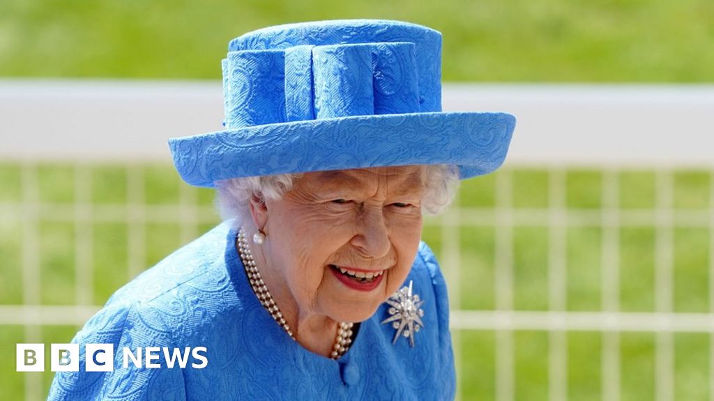 Paper review: '£10k payout' for Queen portrait claim