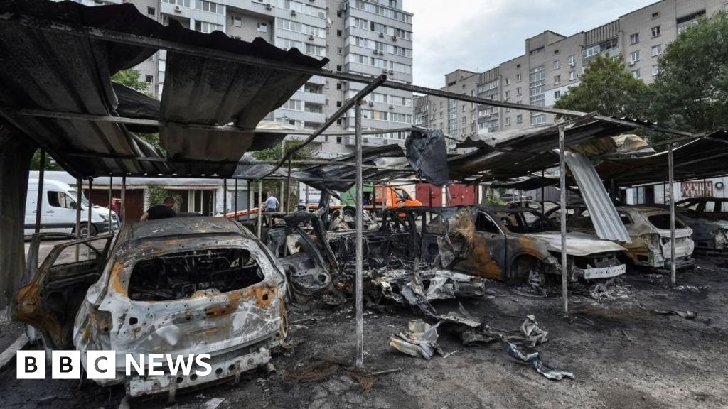 Five killed as Ukraine and Russia trade drone attacks thumbnail