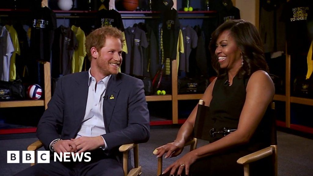 How did Harry get Queen in on mic drop? BBC News