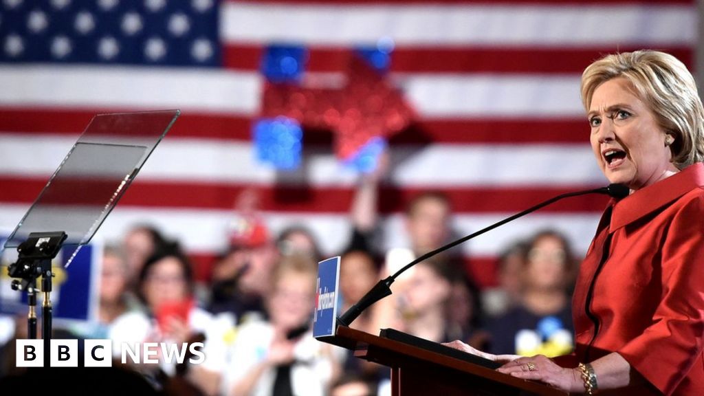 Us Election 2016 On The Campaign Bus With Hillary Clinton Bbc News 