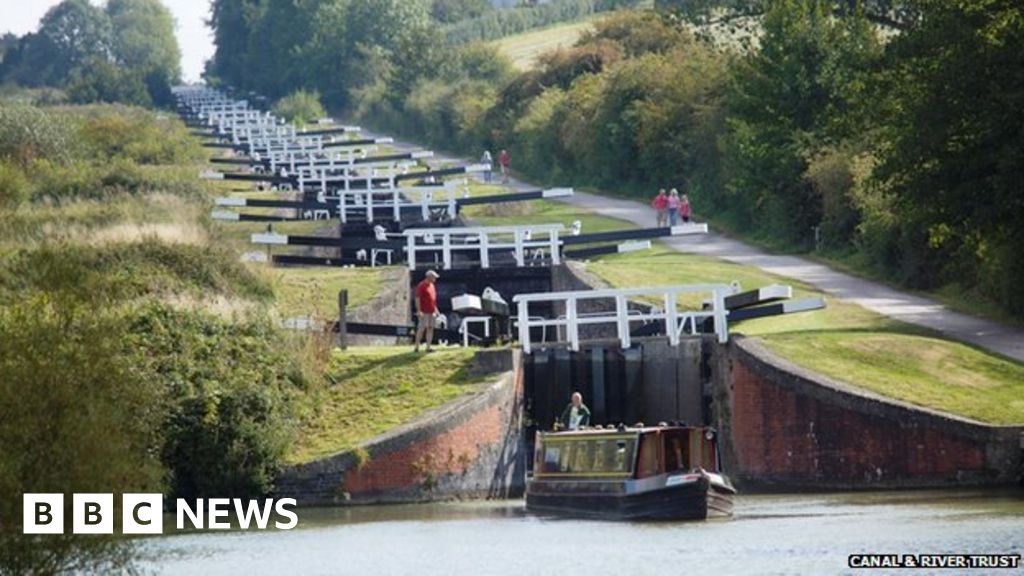 and Avon Canal restoration anniversary marked BBC News