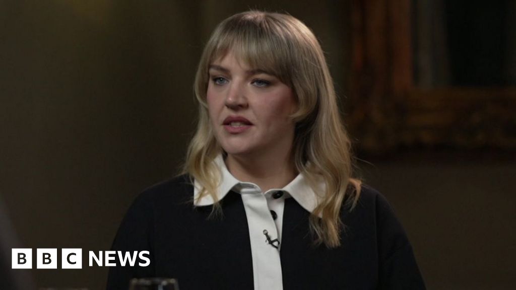 Self Esteem Singer: Music Privilege Gap Trend Summary