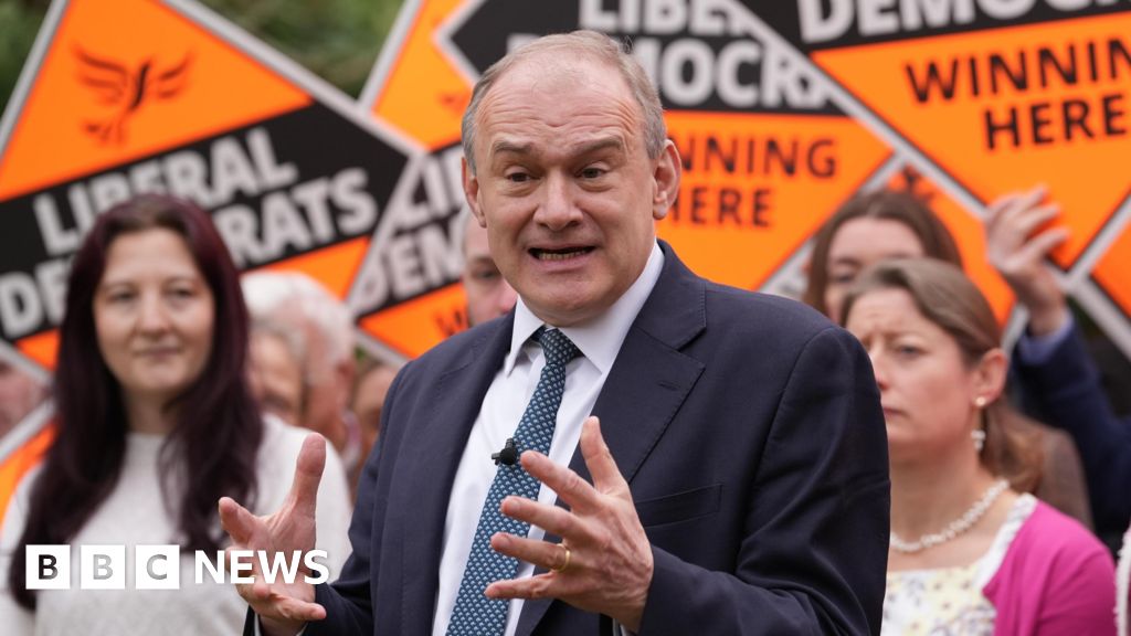 Ed Davey backs Welsh Lib Dem leader Jane Dodds after rift