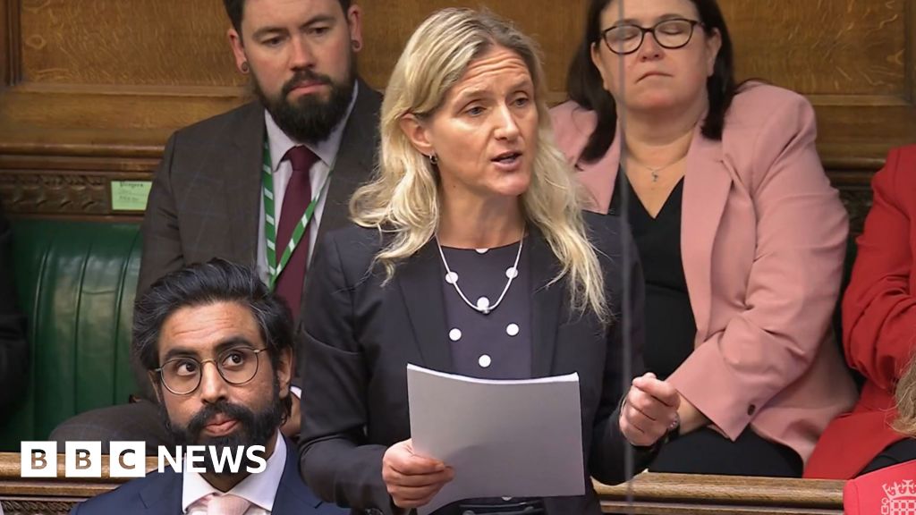 MPs vote to allow health workers to opt out of assisted dying