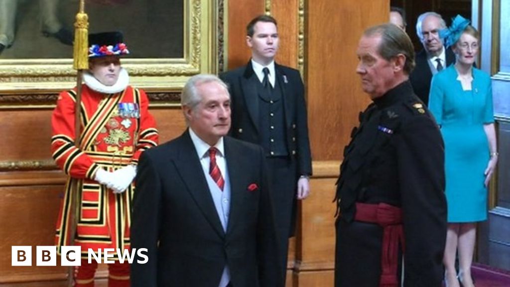 Arise Sir Gareth - BBC News