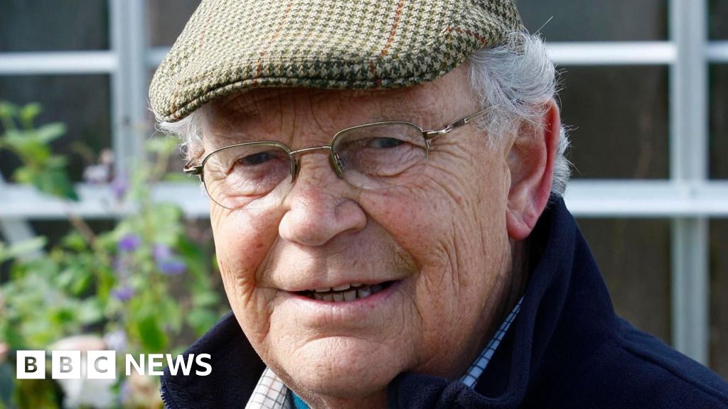 Television’s Beechgrove Garden presenter Jim McColl dies