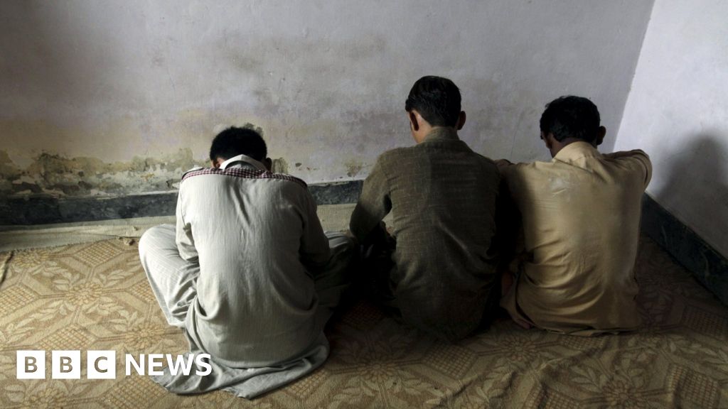 12 Sal Ke Lke Xxx - Pakistan child sex abuse: Seven arrested in Punjab - BBC News