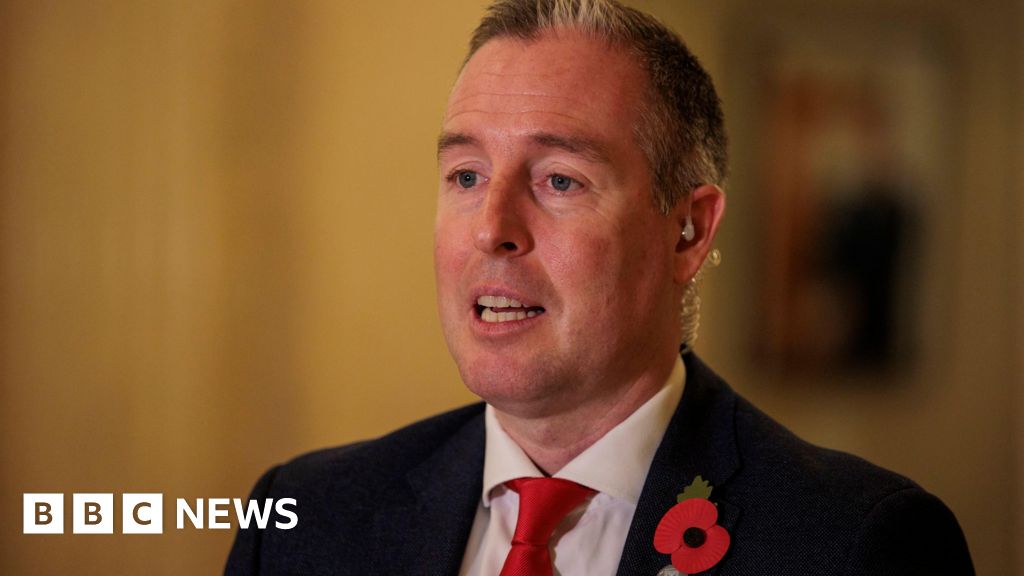 Education minister facing no confidence vote over Israel visit