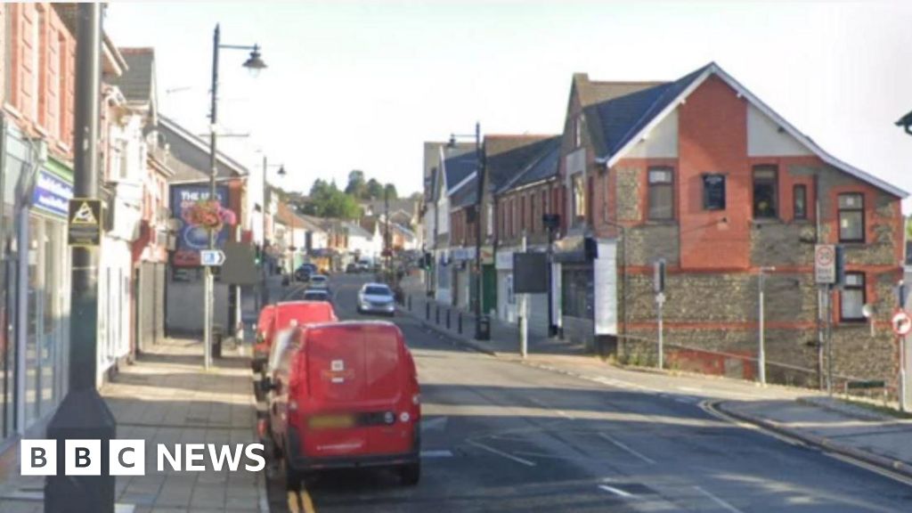 Eight men deny violence over barber shop 'turf war'