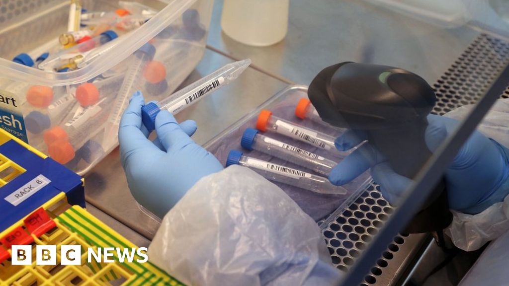 Coronavirus: Welsh plan's 36,000 tests estimate dismissed by minister - BBC News thumbnail