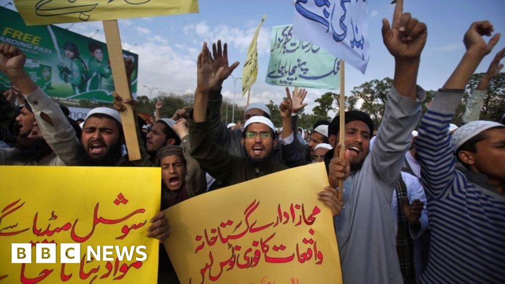 Pakistan Asks Facebook To Help Fight Blasphemy Bbc News 5234