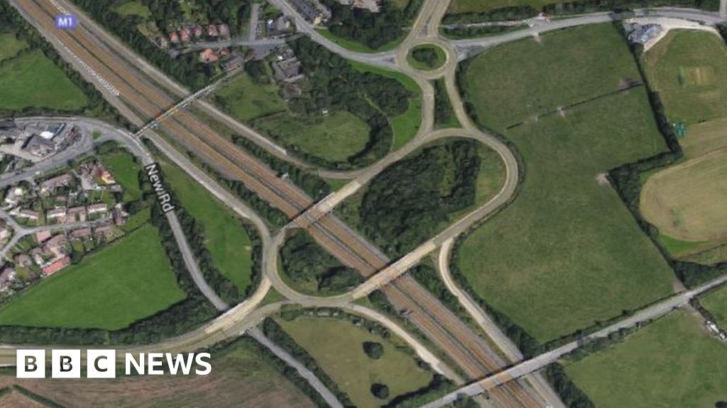 M1 development project at junction 36 near Hoyland - BBC News