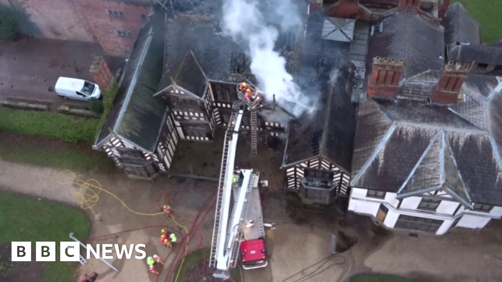 Fire At Wythenshawe Hall In Manchester Was Arson Bbc News - login to roblox build a house on destroy with fire