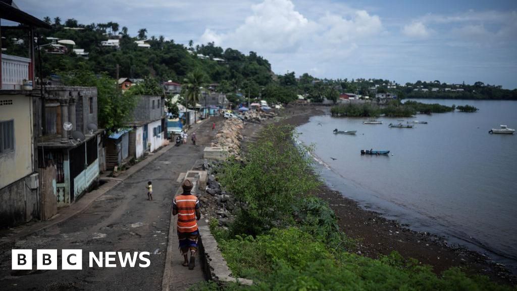 Fears of heavy death toll after cyclone hits island Mayotte