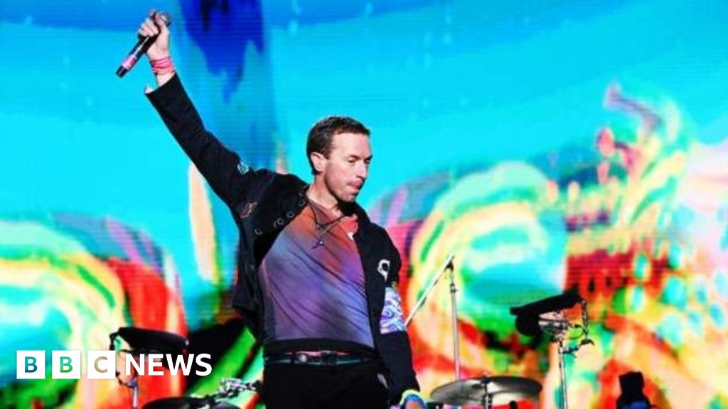Coldplay carry out Luton City tribute tune at Radio 1’s Massive Weekend