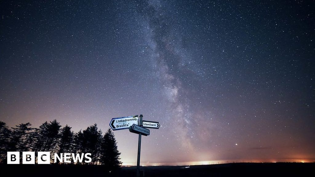 Astronomy tourism trail showcases Cambrian night sky BBC News