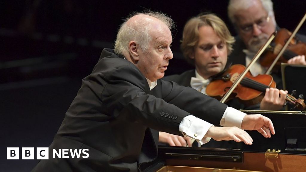 Daniel Barenboim withdraws from the scene due to his state of health