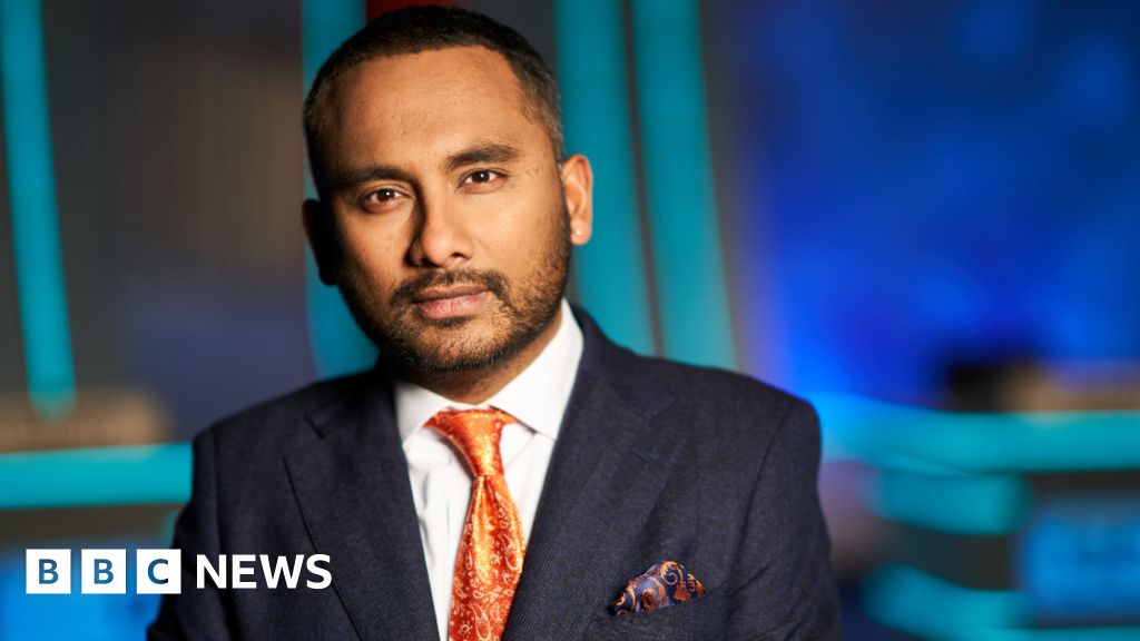 Amol Rajan: Critics warm to University Challenge's new presenter