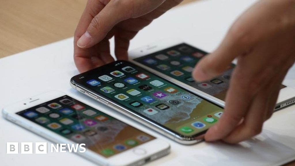 Men accused of 1m fake iPhone scam