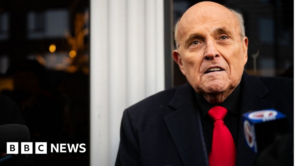 Les alliés de Trump, dont Rudy Giuliani, seront traduits en justice dans le cadre d’un faux stratagème électoral