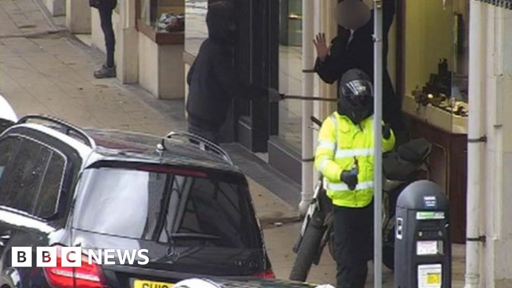 Bournemouth Jewellery Raid Beheading Threat Gang Jailed Bbc News 